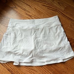 White lululemon pace rival skirt
